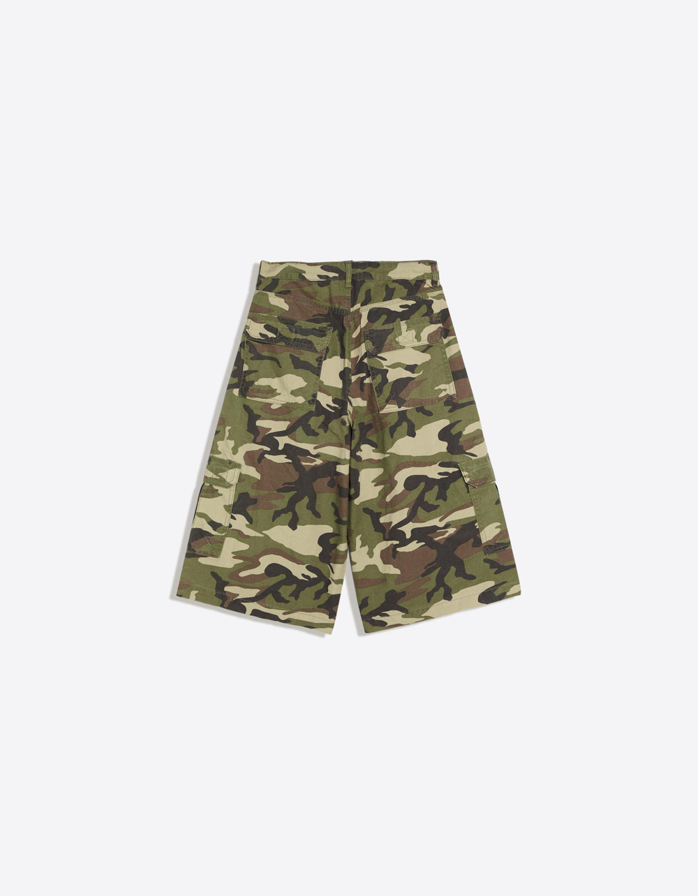 Мужские джинсовые бермуды barrel fit с принтом - BERSHKA