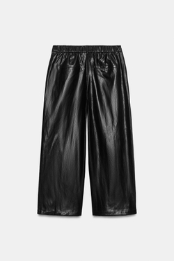 ZARA БРЮКИ-КЮЛОТЫ ИЗ ИСКУССТВЕННОЙ КОЖИ С ЗАЩИПАМИ, ЧЕРНЫЙ