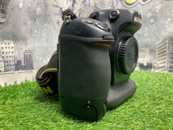 Nikon D2X 193.000 кадров