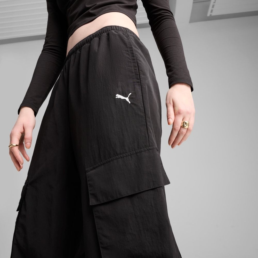 Брюки спортивные женские PUMA WARDROBE ESS Relaxed Woven Cargo Pants op