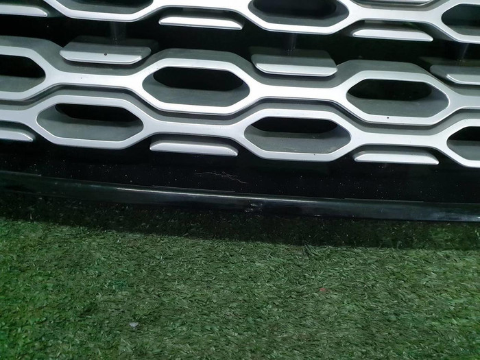 Решетка радиатора Land-Rover Discovery Sport (2019-н.в.)