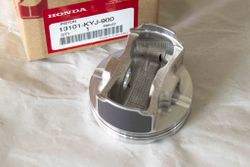 13101-KYJ-900. PISTON (STD.)