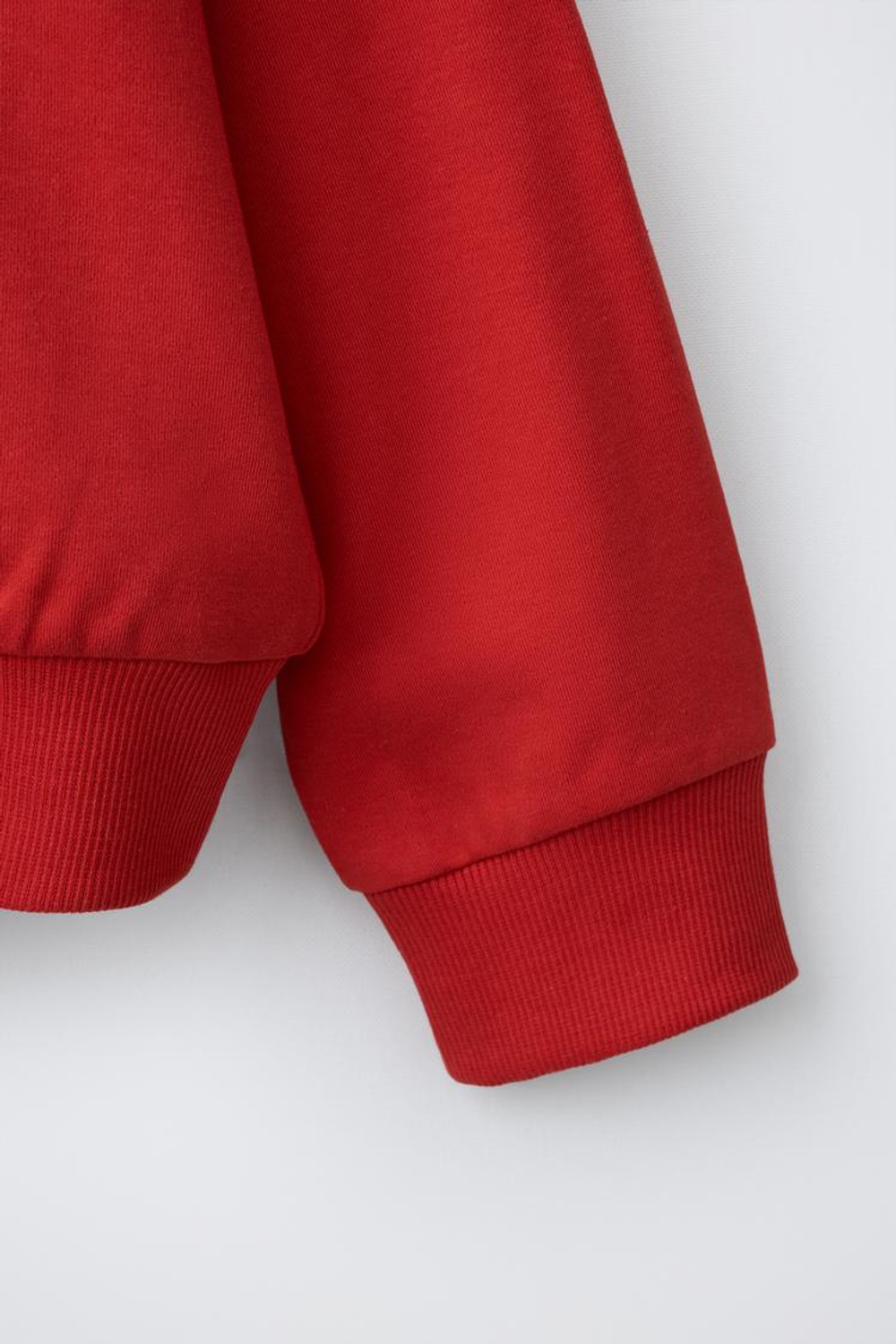 ZARA КОМПЛЕКТ ИЗ ТОЛСТОВКИ НА МОЛНИИ И БРЮК WIDE LEG, КРАСНЫЙ