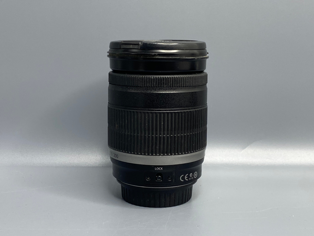 Canon EF-S 18-200mm f/3.5-5.6 IS трещина на корпусе