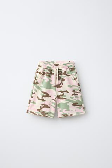 ZARA УДЛИНЕННЫЕ ШОРТЫ С ПРИНТОМ, РОЗОВЫЙ