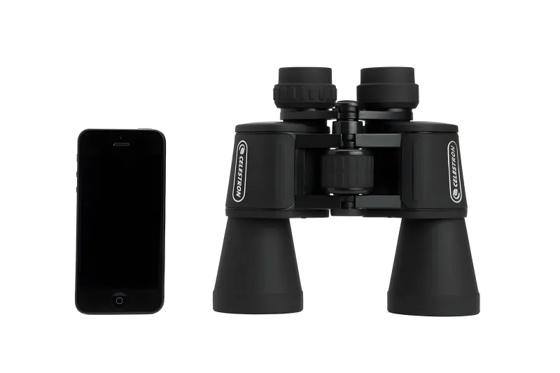 Бинокль Celestron UpClose G2 20x50 - с телефоном для масштаба
