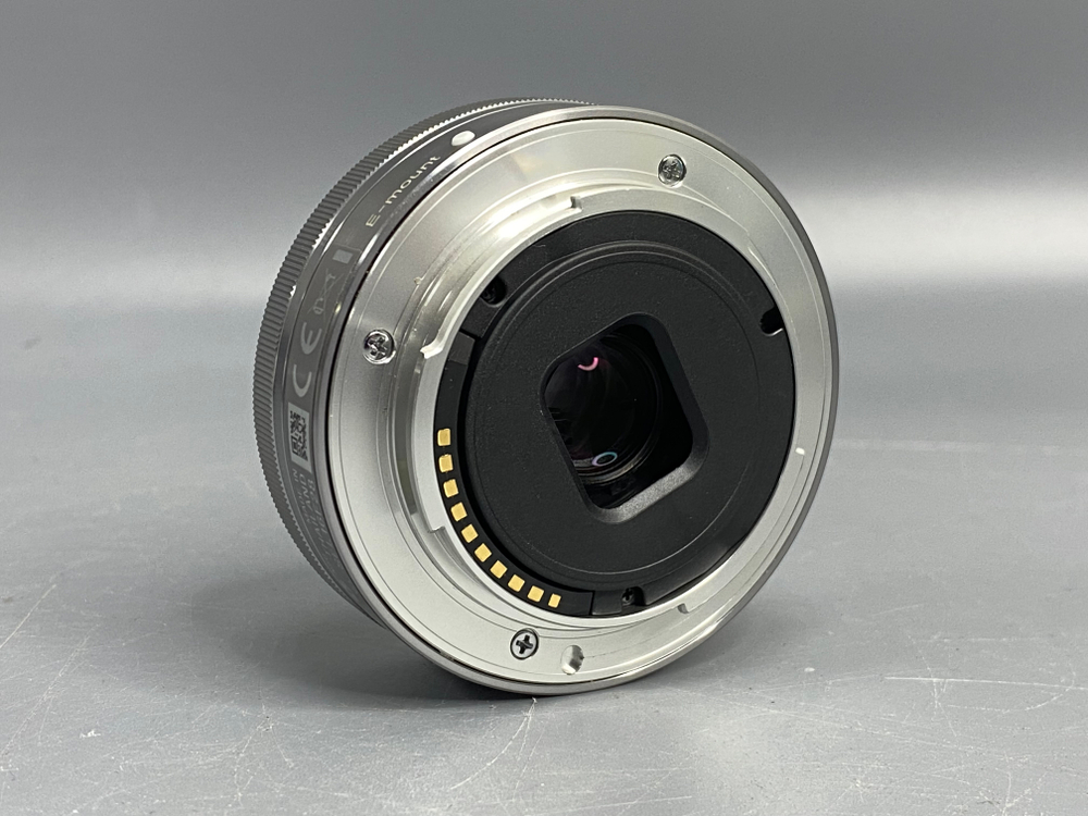 Sony 16mm 2.8 E