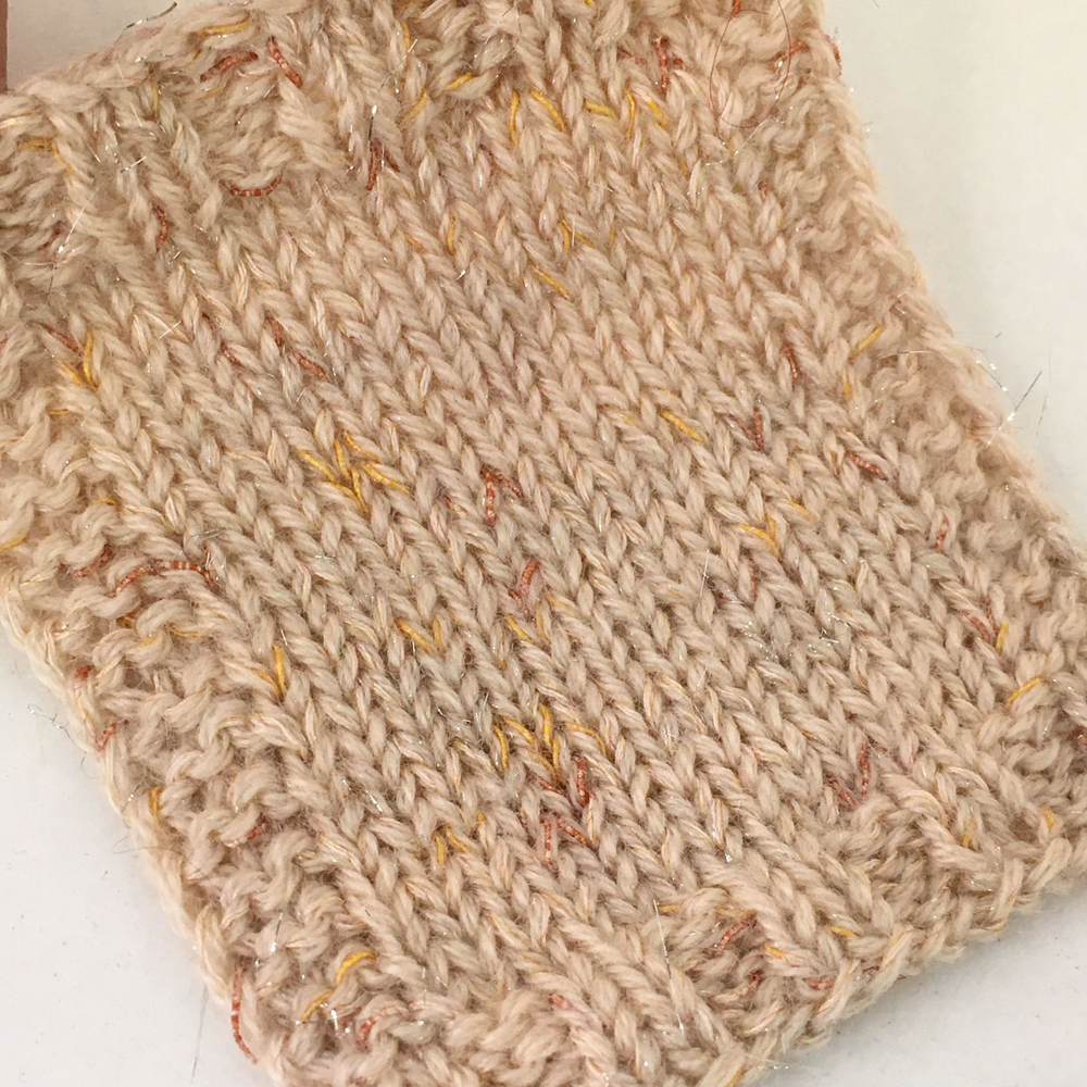 COMETA - Biella Yarn; 90% меринос, 10% люрекс; 1400м/100гр; col.28194 пудровый; есть мал. бобинка 215, 211гр. S708 MP