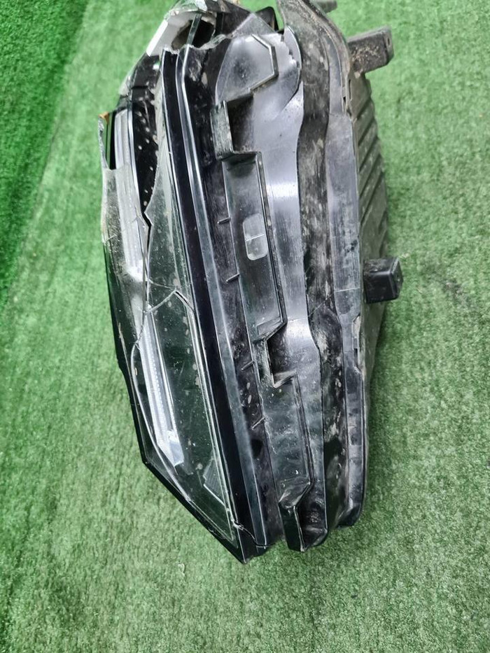 Битая Фара левая Geely Coolray (2023-н.в.) LED