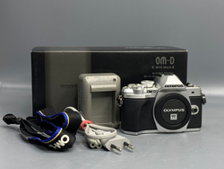 Olympus OM-D E-M10 Mark III 7.100 кадров