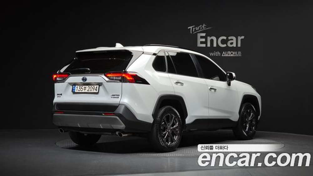 Toyota RAV4 2,5 4WD Hybrid LTD — 2024
