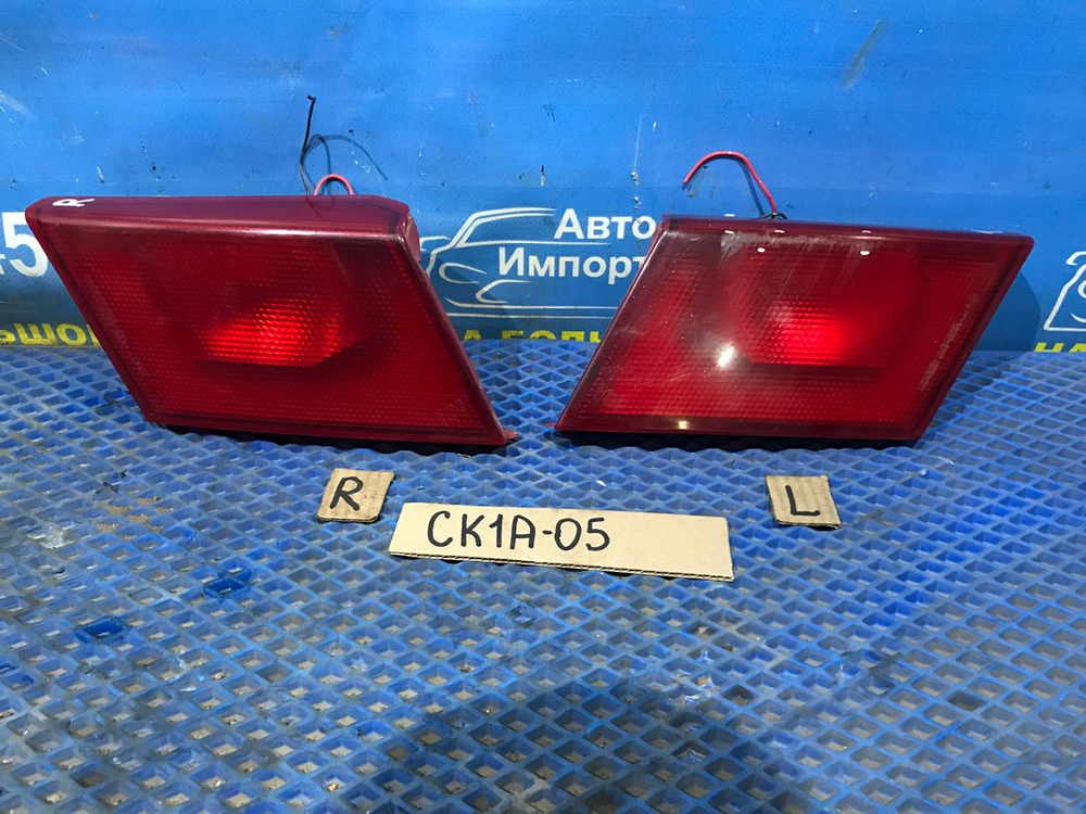 Вставка багажника левая MITSUBISHI LANCER 1998