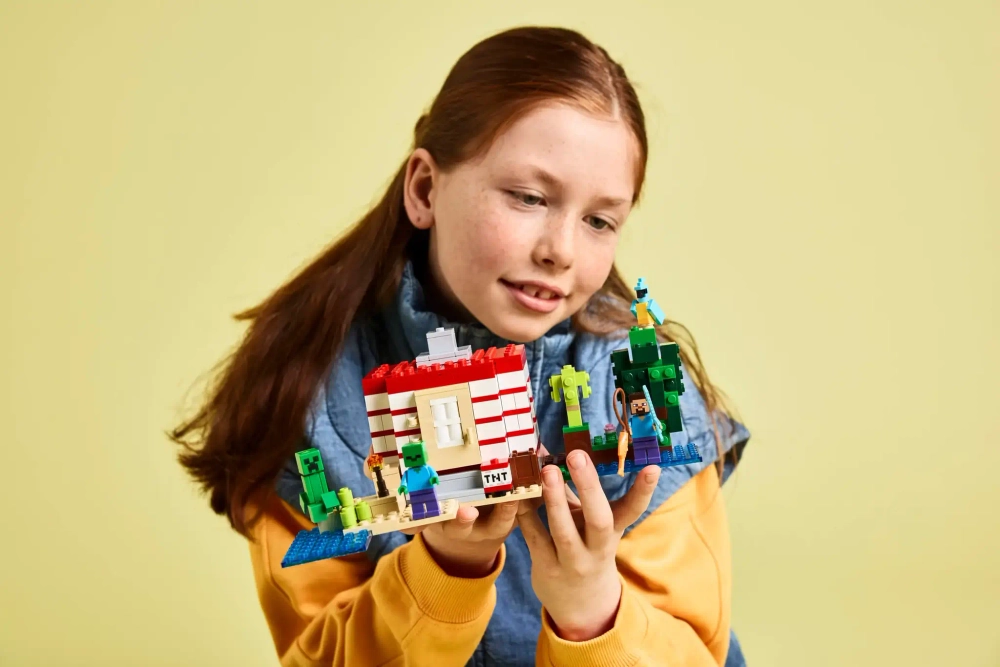Конструктор LEGO Minecraft 21275 Дом в джунглях TNT