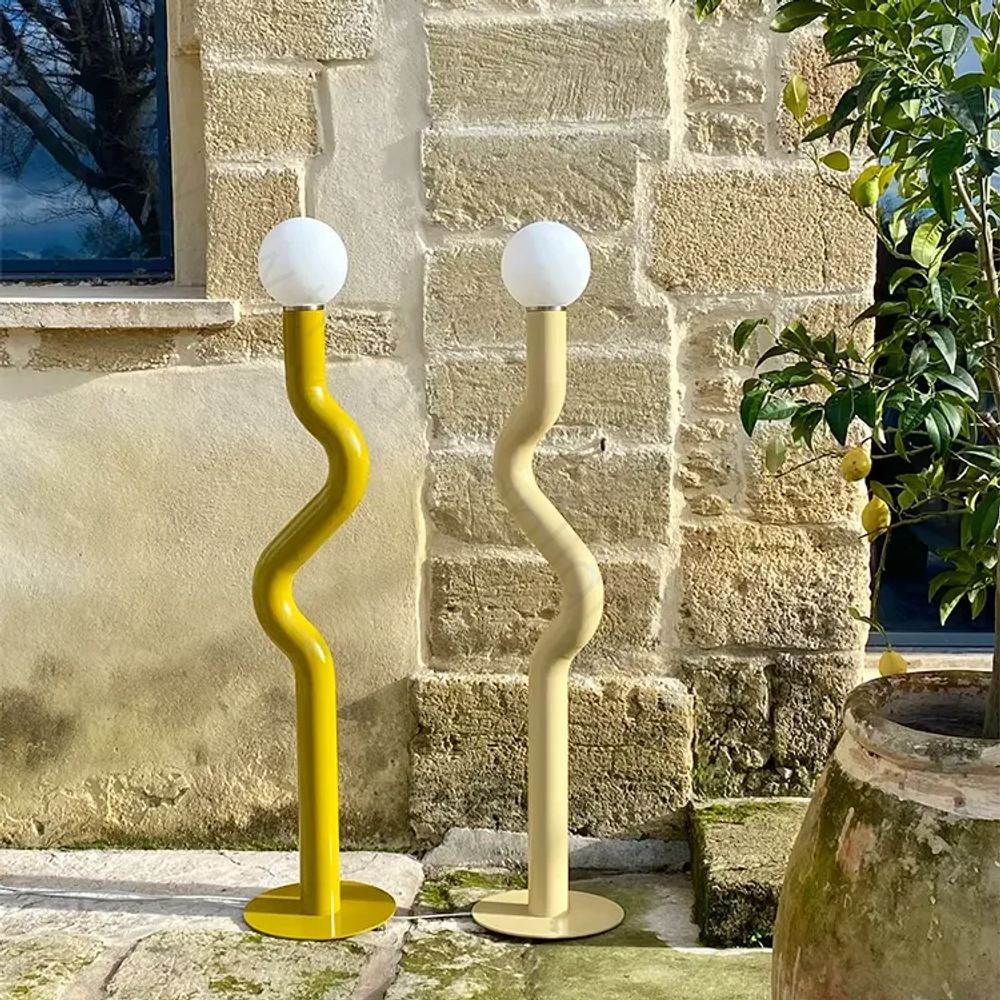 Floor design lamp Straw Zigzag by Julie Lansom