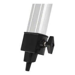 Телескоп Sky-Watcher MAK 70 mini Virtuoso GTi, настольный - фиксатор высоты ножки треноги, крупный план