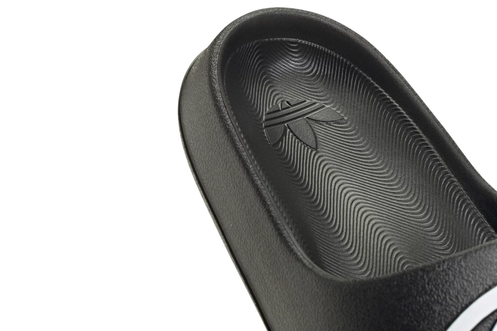 Шлёпанцы adidas Adilette 00s U чёрные