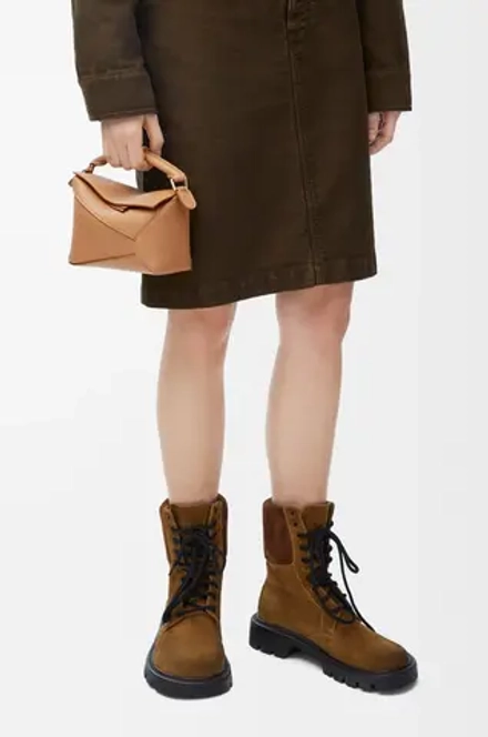 Loewe Мини-сумка Puzzle Edge из мягкой зернистой телячьей кожи, светло-коричневый
