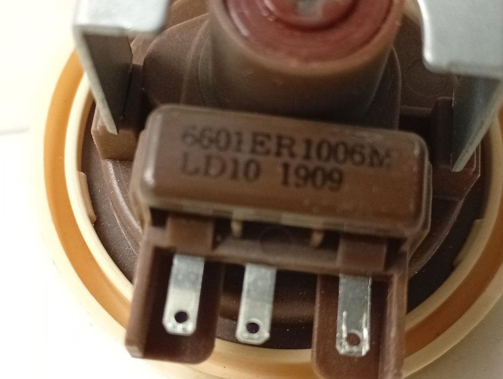 F1029NDR кт74 Датчик уровня воды для стиральной машины LG 6601ER1006M б/у
