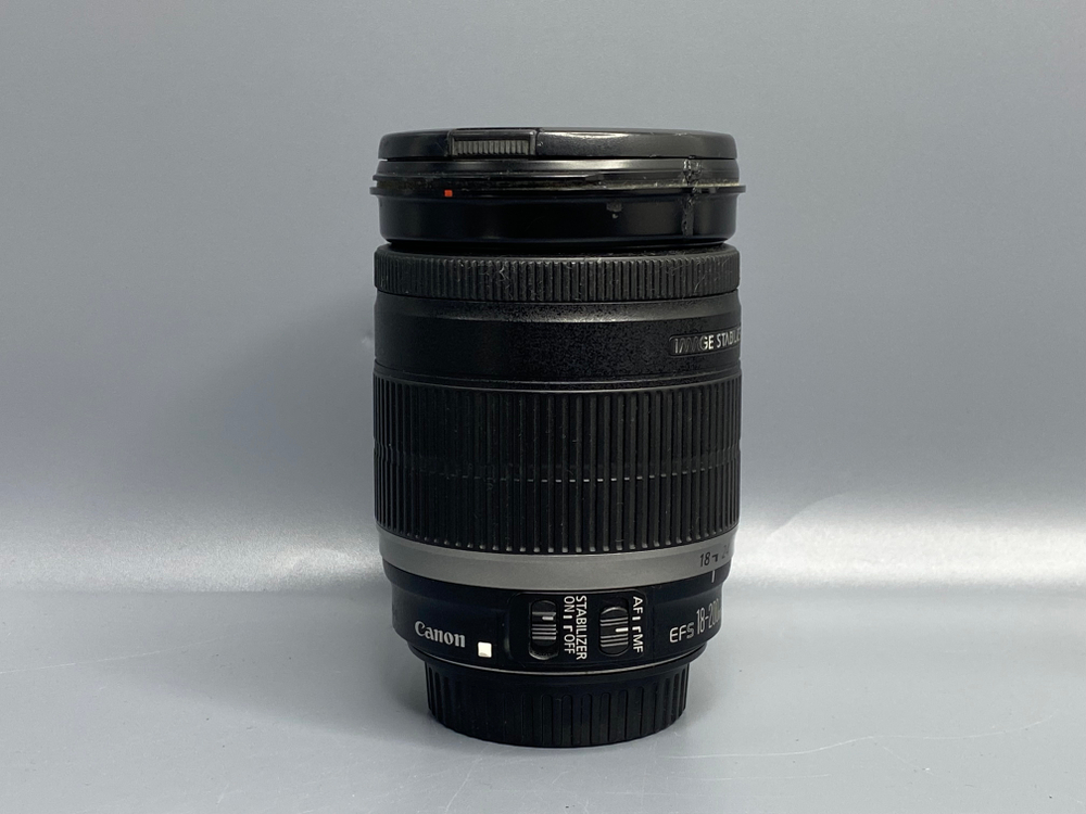 Canon EF-S 18-200mm f/3.5-5.6 IS трещина на корпусе