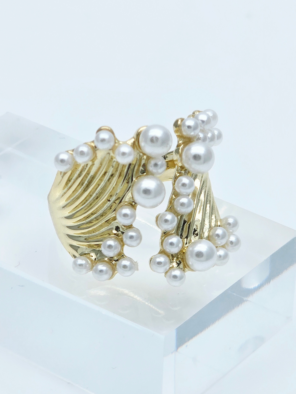 91004639 Кольцо Selena Pearls