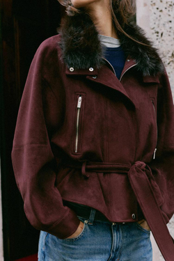 ZARA КУРТКА С МЕХОВЫМ ВОРОТНИКОМ И РЕМНЕМ, БАКЛАЖАННЫЙ