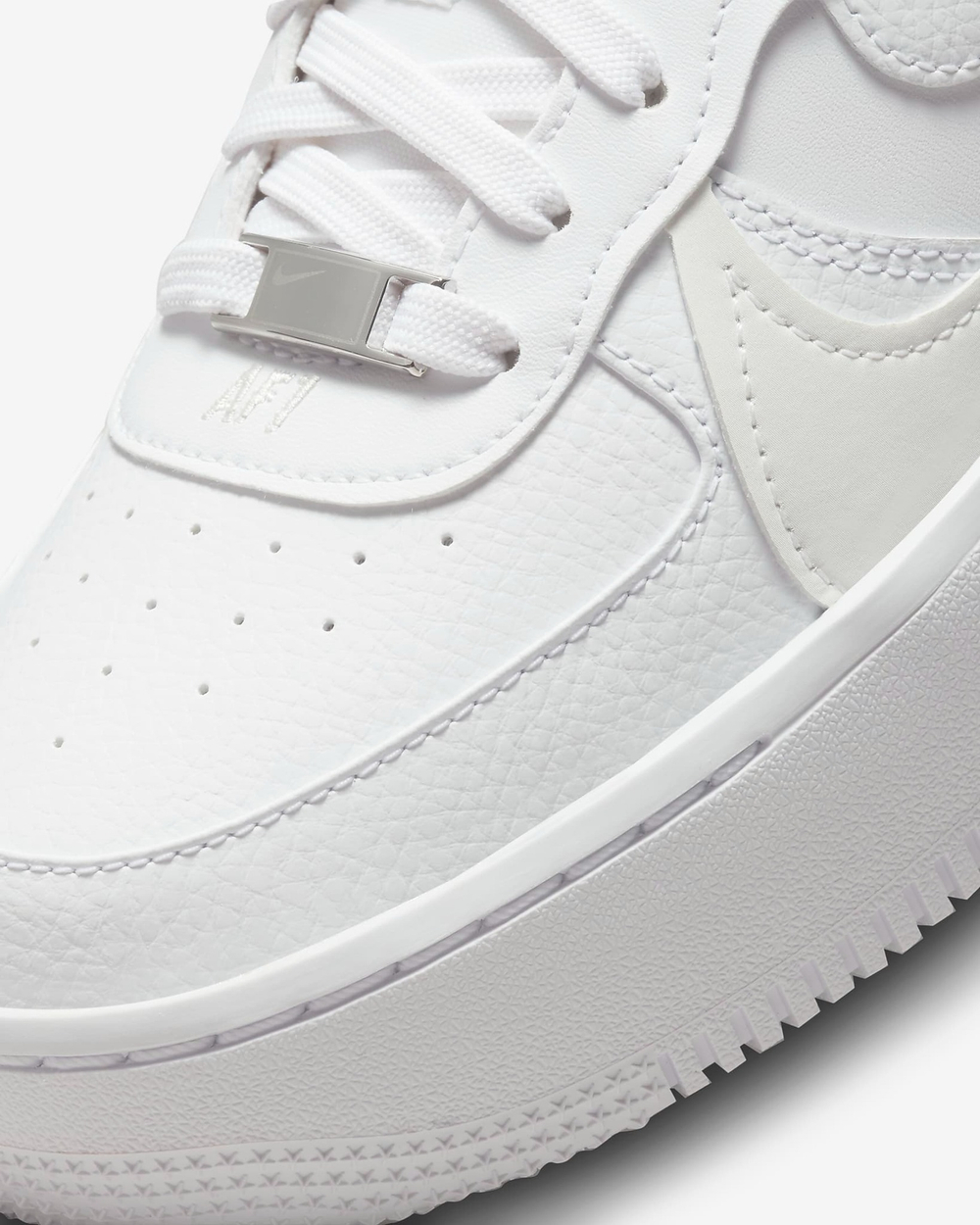 Кроссовки женские NIKE W AIR FORCE 1 PLT.AF.ORM