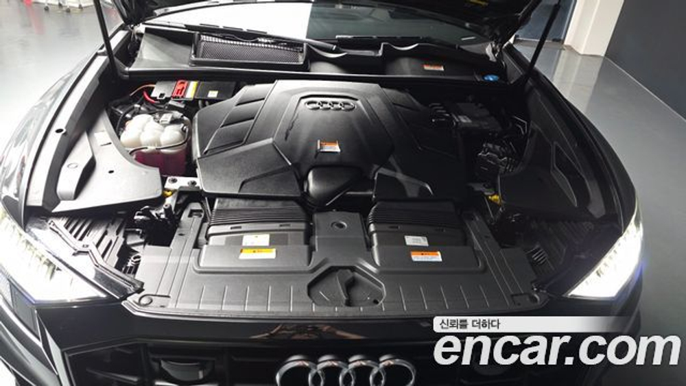 Audi Q8 55 TFSI Quattro Premium — 2022