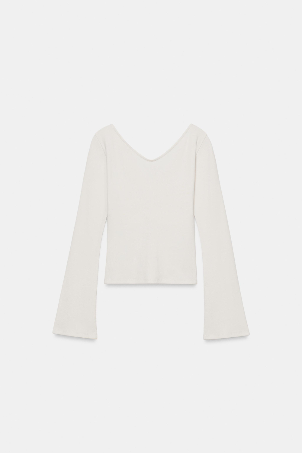 ФУТБОЛКА В РУБЧИК С V-ОБРАЗНЫМ ВЫРЕЗОМ — ZARA