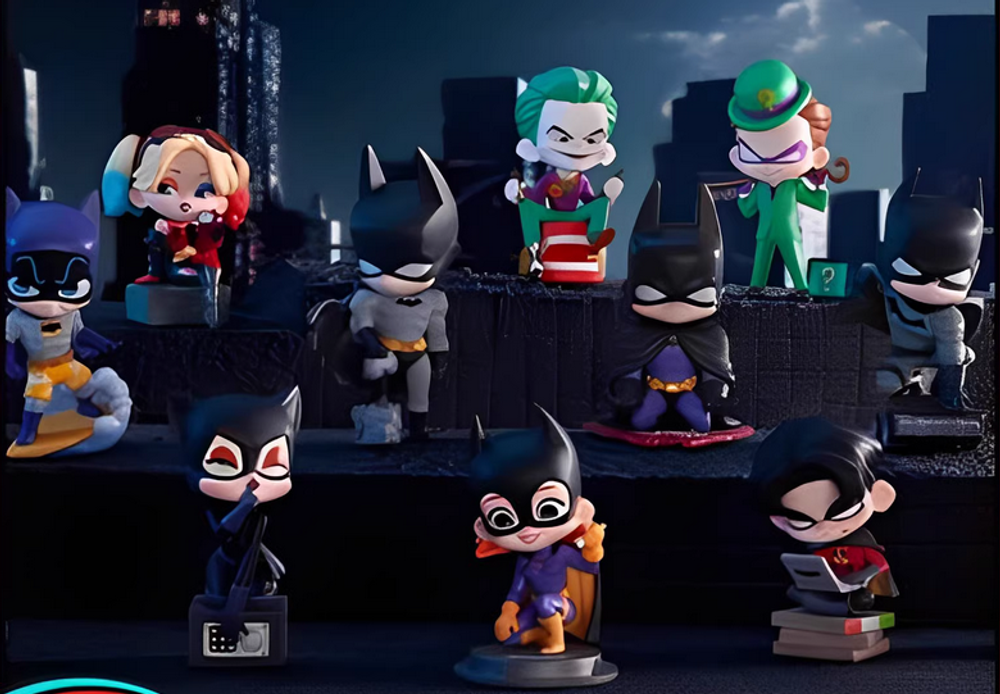 Рандомная фигурка Blind Box POP MART Batman