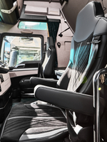 Чехлы Люкс MAN TGX до 2021 года (экокожа, черный, черная вставка)