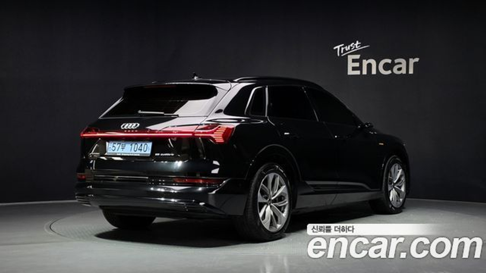 Audi e-tron 55 Quattro — 2023