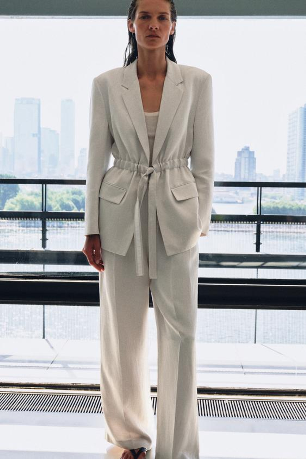 ZARA АТЛАСНЫЙ БЛЕЙЗЕР — ZW COLLECTION, ЦВЕТ ЛЬДА
