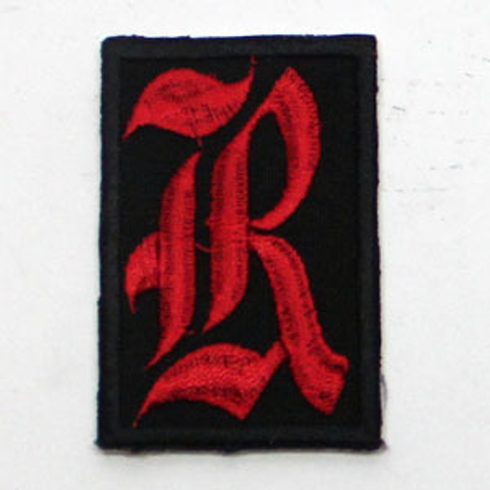 Нашивка буква "R" (красная)