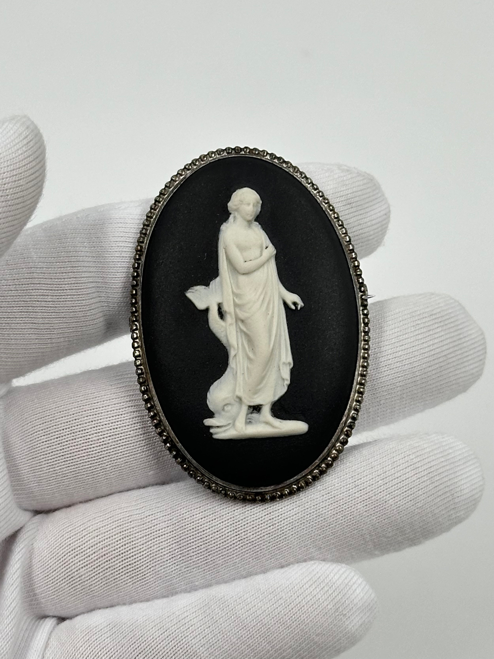 Брошь Wedgwood чёрная