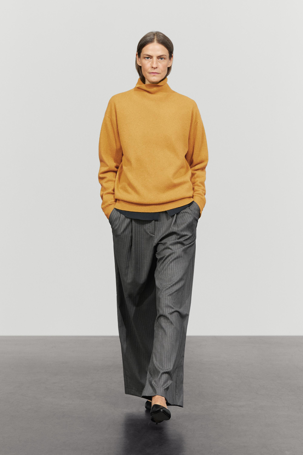 Massimo Dutti Свитер из 100% кашемира с высоким воротником, масляно-зеленый