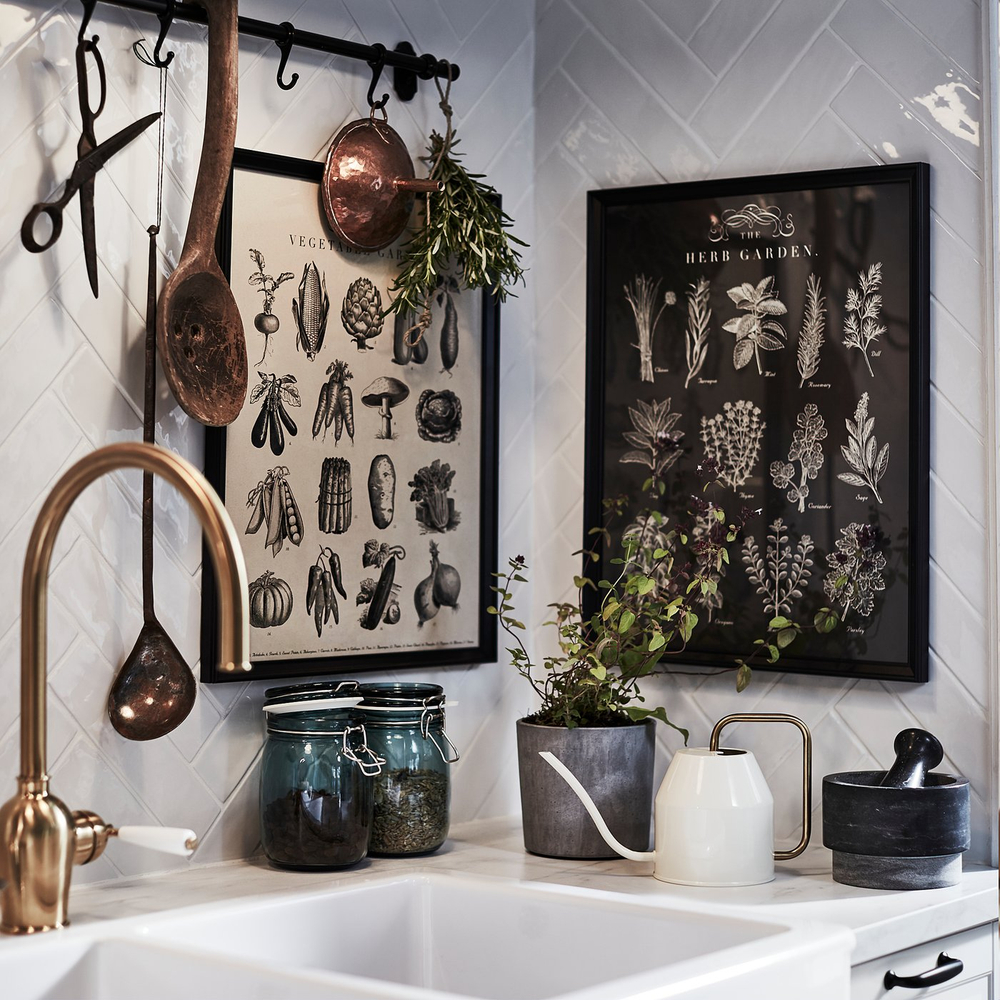 IKEA KNOPPÄNG  (ИКЕА КНОППЭНГ)  -  Рамка с постером - сад 40x50 см