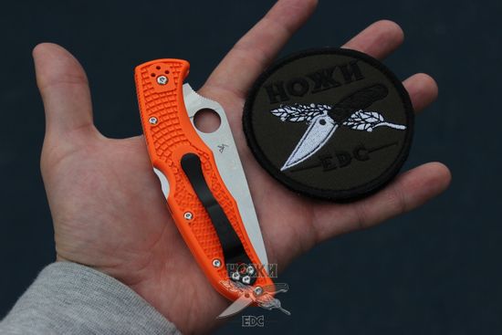 Складной нож Spyderco Endura 4 Flat Ground Orange C10FPOR c клинком из стали VG-10, рукоять FRN