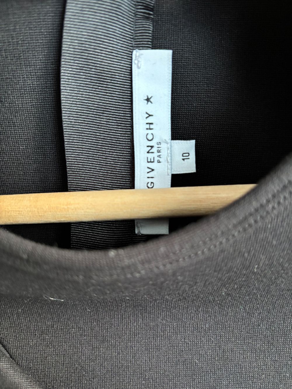 Платье Givenchy, 140