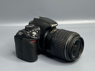 Nikon D3100 Kit 18–55mm — 111 500 кадров
