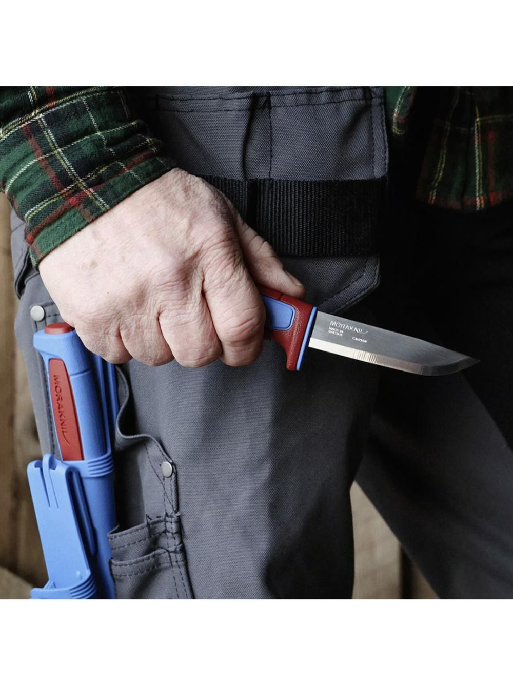 Нож туристический Morakniv Basic 546, нержавеющая сталь, синий, 12241