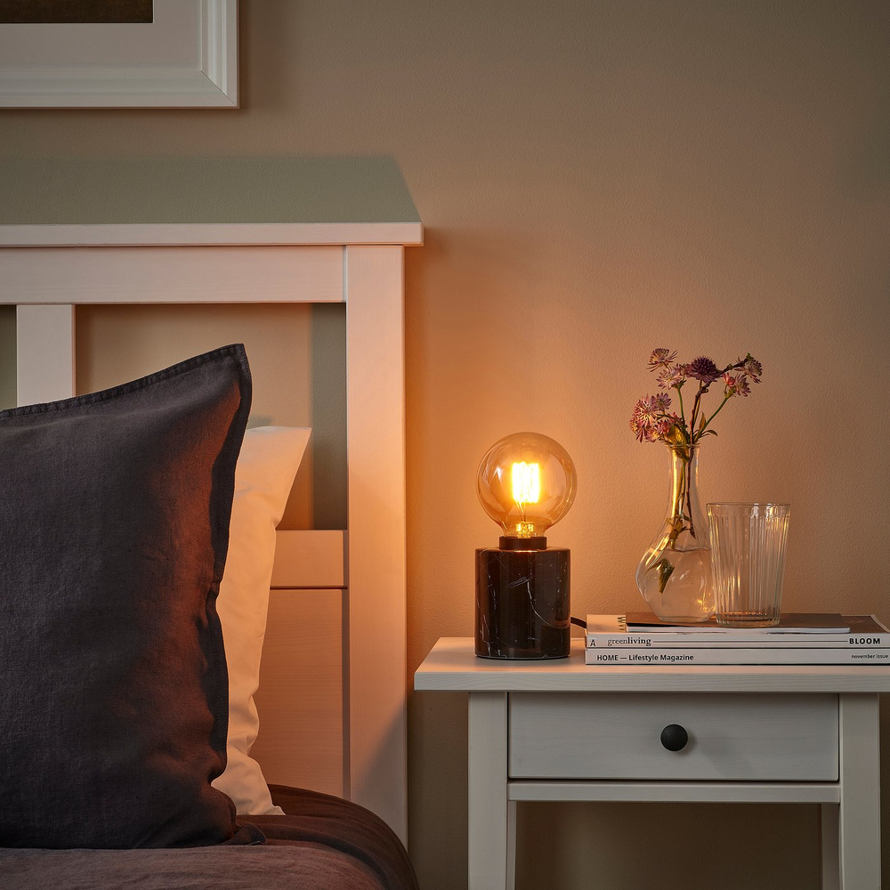 IKEA MOLNART  (ИКЕА МОЛНАРТ)  -  Лампа светодиодная E27 150 люмен - шар коричневое прозрачное стекло 95 мм