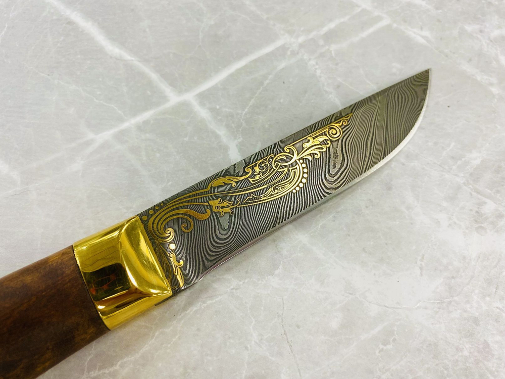 Авторский нож Старинный Тифлис, чёрный дамаск, золото 999,9,резная гарда