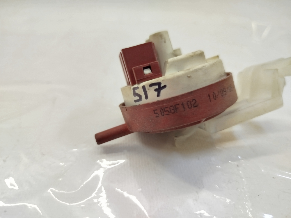 517 Датчик уровня воды (Прессостат) для стиральной машины Indesit 505GF101 90-65-380 б/у