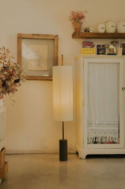 Floor design lamp Dorica by Santa & Cole