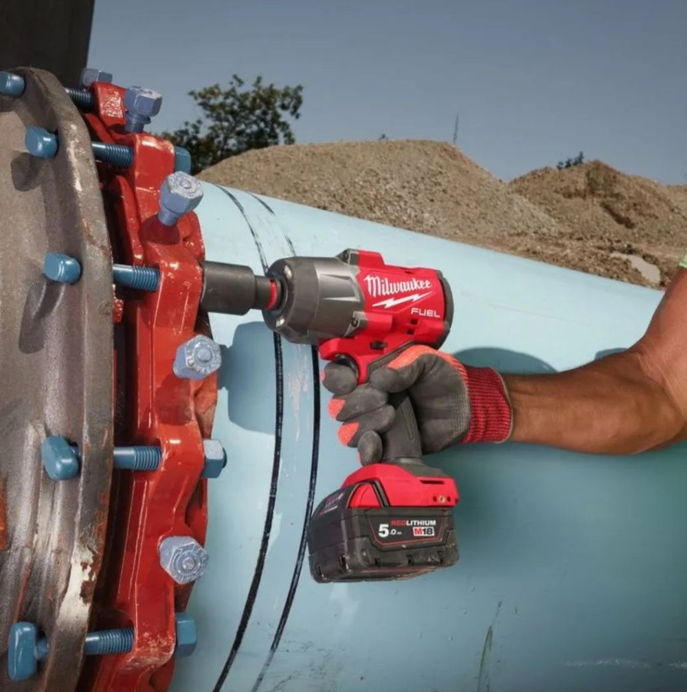 Аккумуляторный гайковерт Milwaukee M18 FHIW2F12-502X 4933492783