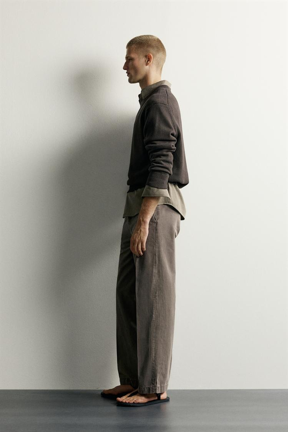 ZARA БРЮКИ ЧИНОС RELAXED FIT С ЭФФЕКТОМ ПОТЕРТОСТИ, КОРИЧНЕВЫЙ