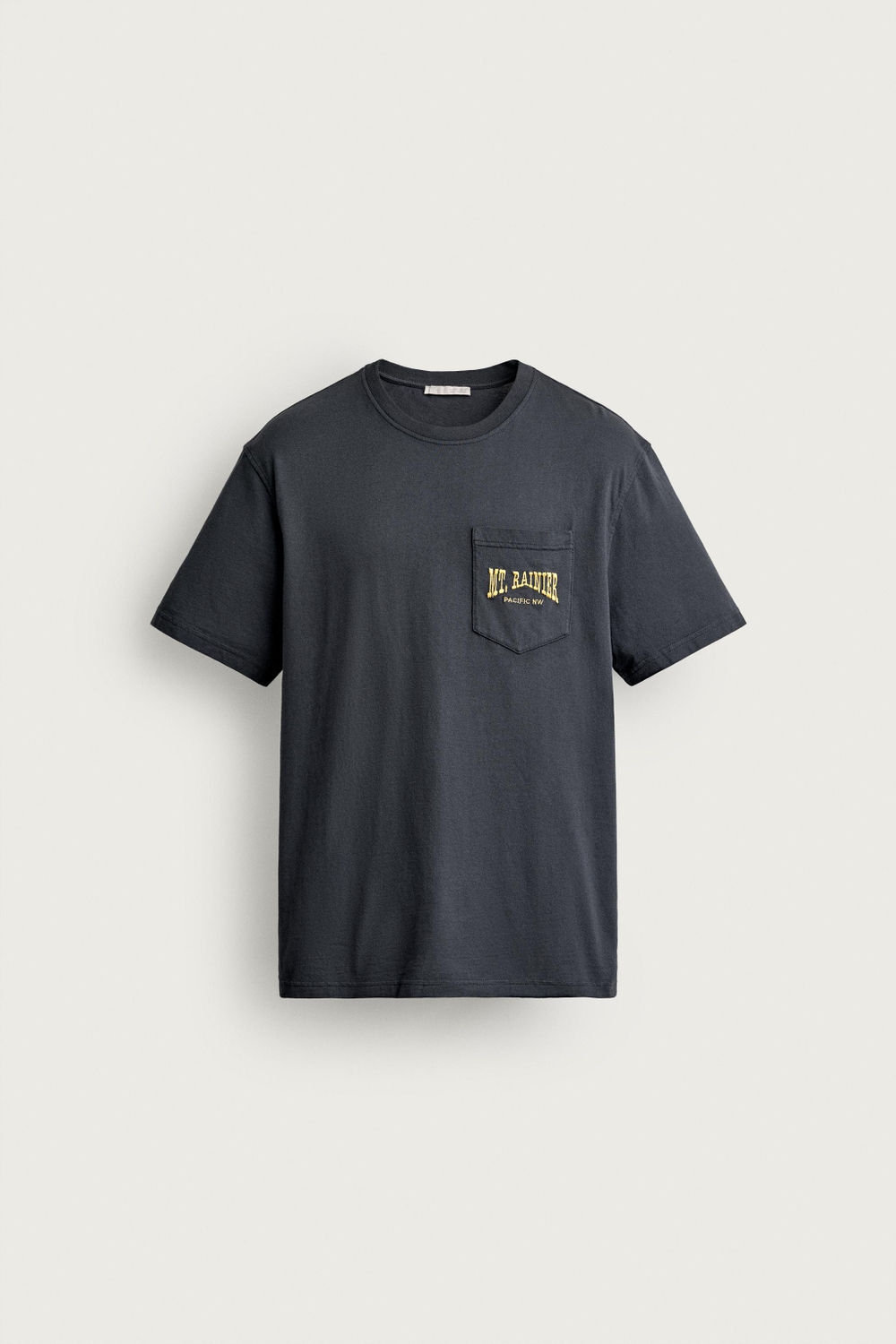 ФУТБОЛКА С КАРМАНОМ И ВЫШИВКОЙ — ZARA