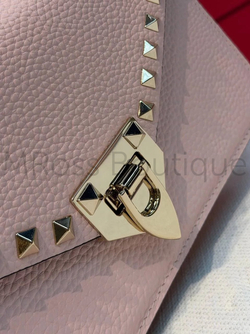 Женская сумка Valentino Garavani Rockstud розовая премиум класса