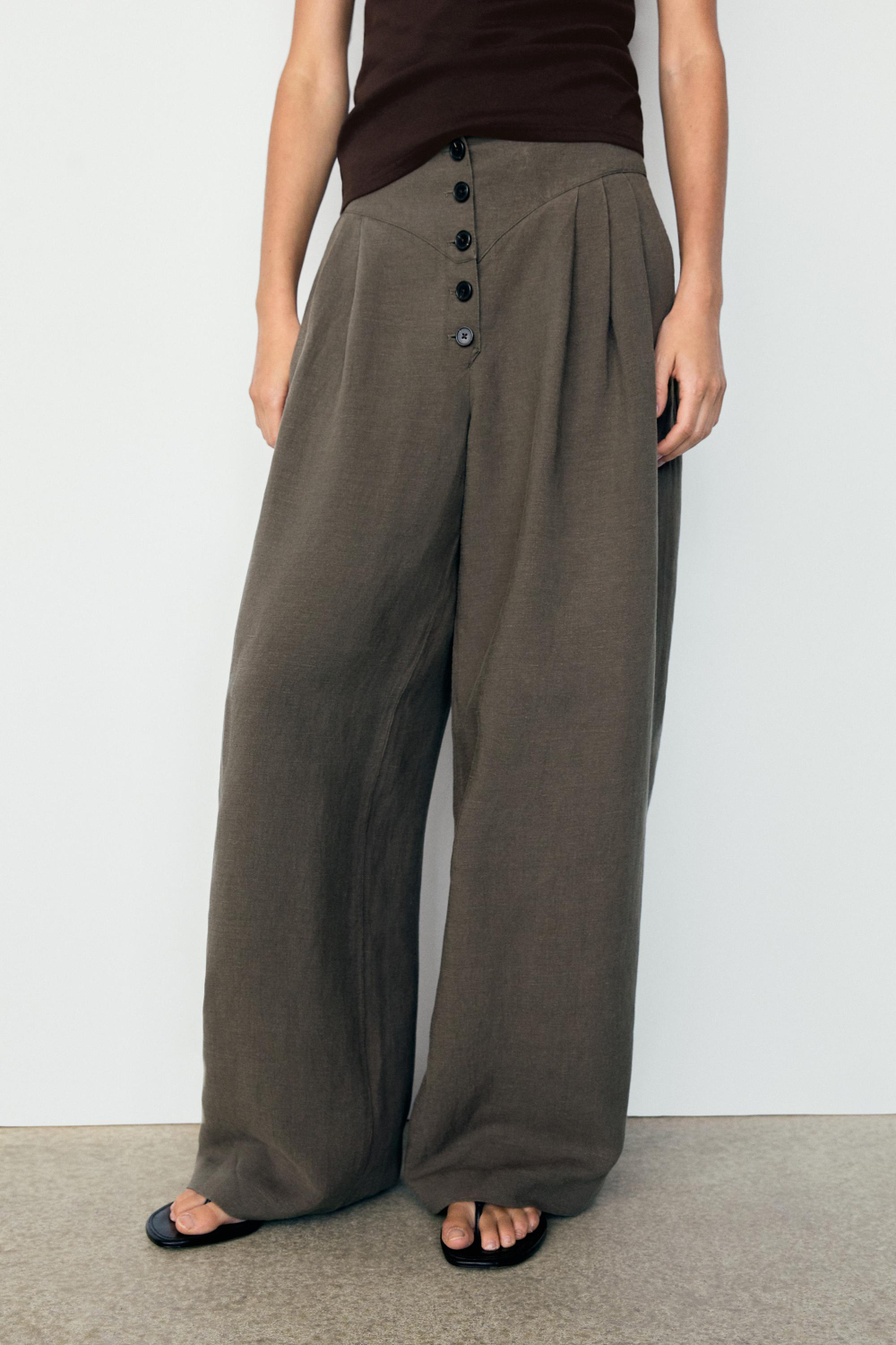 Massimo Dutti Брюки из смесового льна с защипами, кротово-коричневый