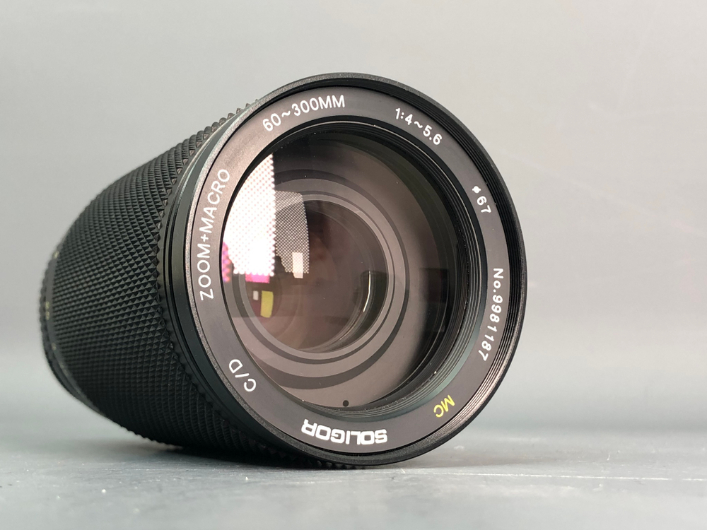 Soligor MC 60-300mm f/4-5.6 C/D Zoom+Macro M42